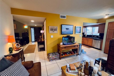 Copropriété à vendre à Aventura, Floride: 2 chambres, 152.45 m2 № 1995898 - photo 17
