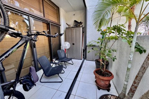 Copropriété à vendre à Aventura, Floride: 2 chambres, 152.45 m2 № 1995898 - photo 30