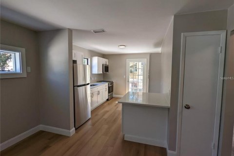 Apartamento en alquiler en Clearwater, Florida, 2 dormitorios, 74.32 m2 № 2094150 - foto 6