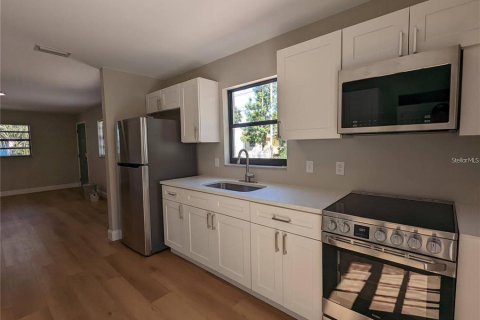 Apartamento en alquiler en Clearwater, Florida, 2 dormitorios, 74.32 m2 № 2094150 - foto 13