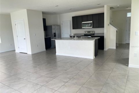 Villa ou maison à louer à Odessa, Floride: 4 chambres, 209.96 m2 № 2426857 - photo 4