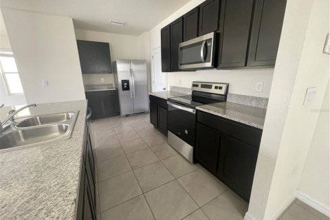 Villa ou maison à louer à Odessa, Floride: 4 chambres, 209.96 m2 № 2426857 - photo 9
