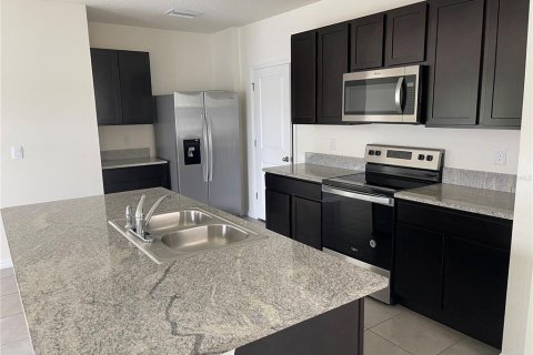 Villa ou maison à louer à Odessa, Floride: 4 chambres, 209.96 m2 № 2426857 - photo 5