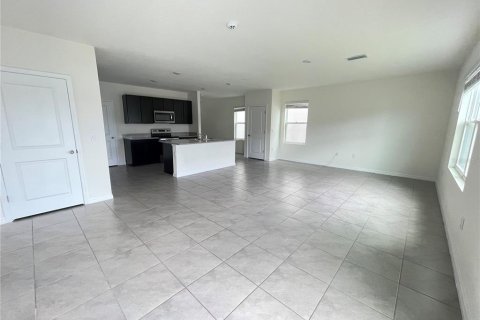 Villa ou maison à louer à Odessa, Floride: 4 chambres, 209.96 m2 № 2426857 - photo 3