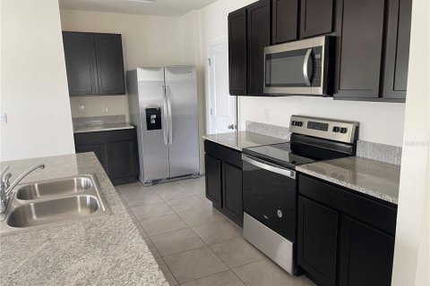 Villa ou maison à louer à Odessa, Floride: 4 chambres, 209.96 m2 № 2426857 - photo 6