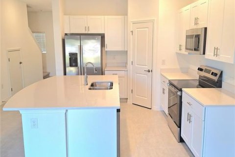 Townhouse in Edgewater, Florida 3 bedrooms, 127.55 sq.m. № 2231983 - photo 9