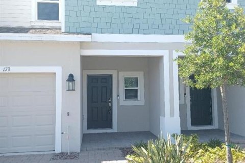 Townhouse in Edgewater, Florida 3 bedrooms, 127.55 sq.m. № 2231983 - photo 2