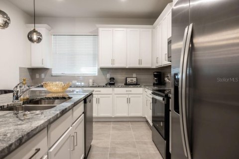 Adosado en venta en Kissimmee, Florida, 4 dormitorios, 205.04 m2 № 2240012 - foto 12