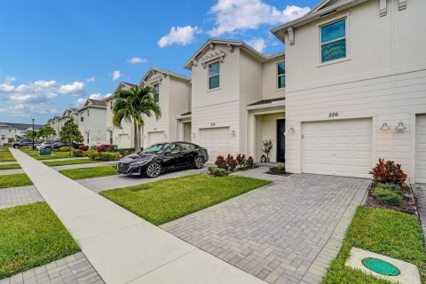 Touwnhouse à vendre à Port St. Lucie, Floride: 3 chambres, 151.62 m2 № 2082229 - photo 4