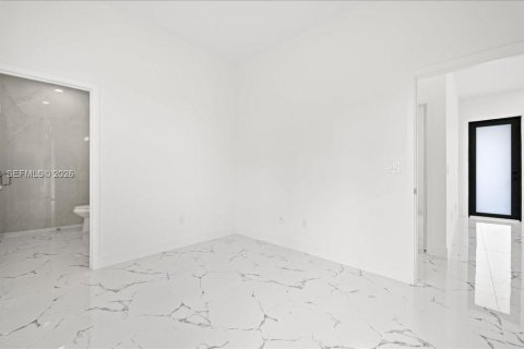 Купить виллу или дом в Лихай-Эйкерс, Флорида 3 спальни, № 2033104 - фото 22