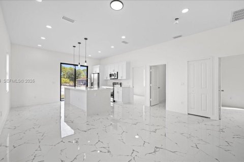 Купить виллу или дом в Лихай-Эйкерс, Флорида 3 спальни, № 2033104 - фото 23