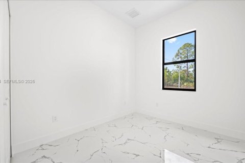 Купить виллу или дом в Лихай-Эйкерс, Флорида 3 спальни, № 2033104 - фото 13