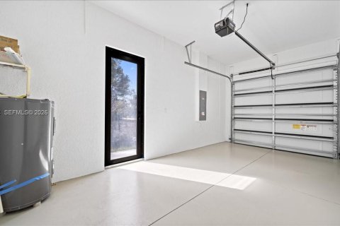 Купить виллу или дом в Лихай-Эйкерс, Флорида 3 спальни, № 2033104 - фото 16