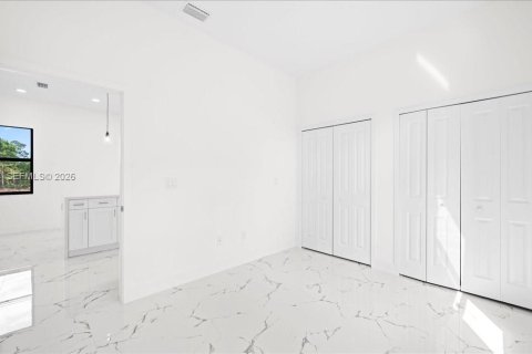 Купить виллу или дом в Лихай-Эйкерс, Флорида 3 спальни, № 2033104 - фото 8