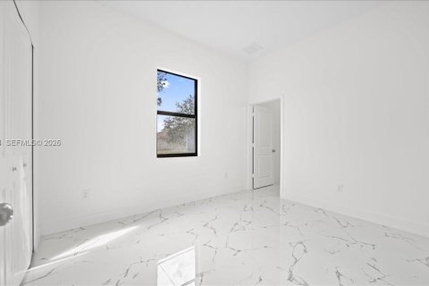 Купить виллу или дом в Лихай-Эйкерс, Флорида 3 спальни, № 2033104 - фото 10