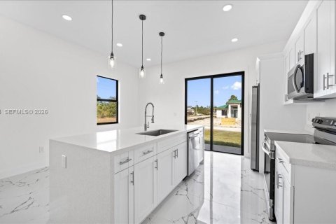 Купить виллу или дом в Лихай-Эйкерс, Флорида 3 спальни, № 2033104 - фото 19