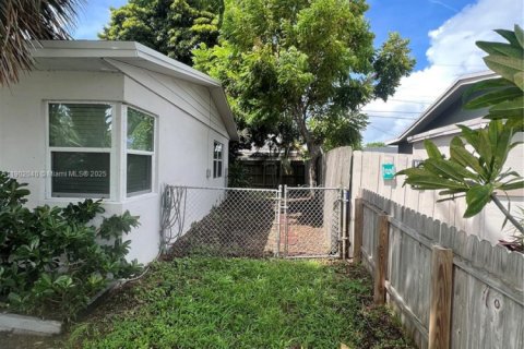 House in Pompano Beach, Florida 3 bedrooms, 133.69 sq.m. № 1953525 - photo 15