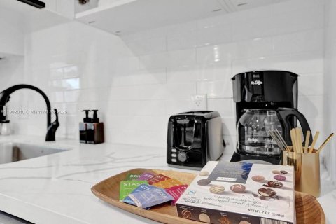 House in Pompano Beach, Florida 3 bedrooms, 133.69 sq.m. № 1953525 - photo 21