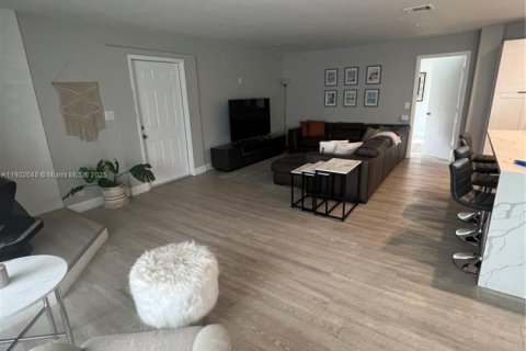 House in Pompano Beach, Florida 3 bedrooms, 133.69 sq.m. № 1953525 - photo 16