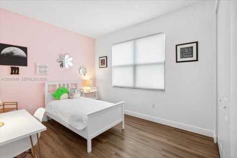 Townhouse in Pembroke Pines, Florida 3 bedrooms, 157.19 sq.m. № 2392112 - photo 27