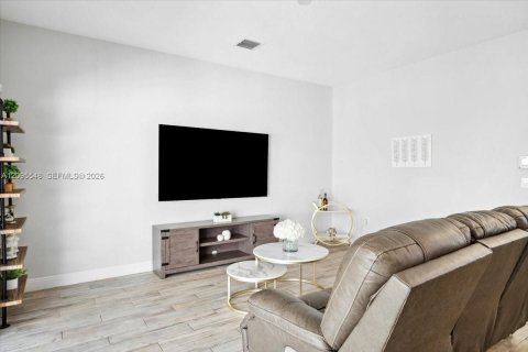 Townhouse in Pembroke Pines, Florida 3 bedrooms, 157.19 sq.m. № 2392112 - photo 7