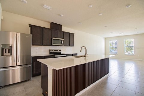 Touwnhouse à vendre à Kissimmee, Floride: 3 chambres, 144.28 m2 № 2147881 - photo 6