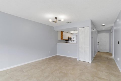 Condo in Clearwater, Florida, 2 bedrooms  № 2208447 - photo 17