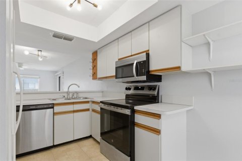Condo in Clearwater, Florida, 2 bedrooms  № 2208447 - photo 20