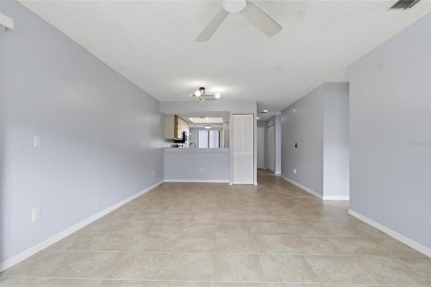 Condo in Clearwater, Florida, 2 bedrooms  № 2208447 - photo 16