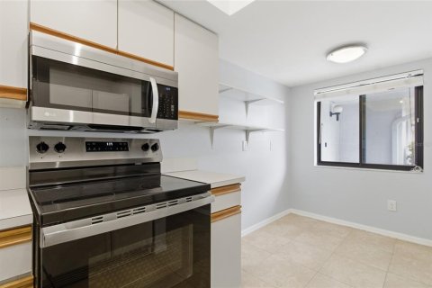 Condo in Clearwater, Florida, 2 bedrooms  № 2208447 - photo 24