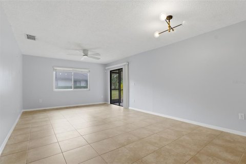 Condo in Clearwater, Florida, 2 bedrooms  № 2208447 - photo 9