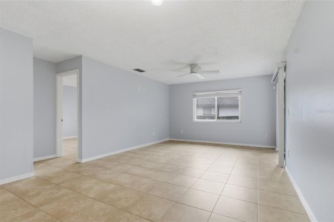 Condo in Clearwater, Florida, 2 bedrooms  № 2208447 - photo 14