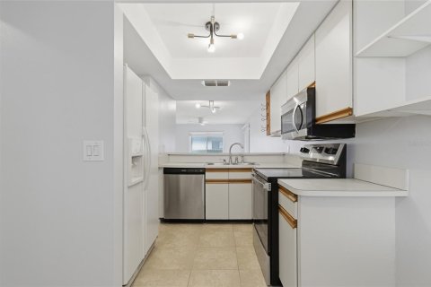 Condo in Clearwater, Florida, 2 bedrooms  № 2208447 - photo 18