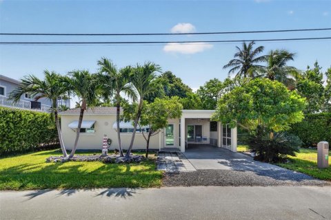 House in Key Largo, Florida 2 bedrooms, 82.22 sq.m. № 2076460
