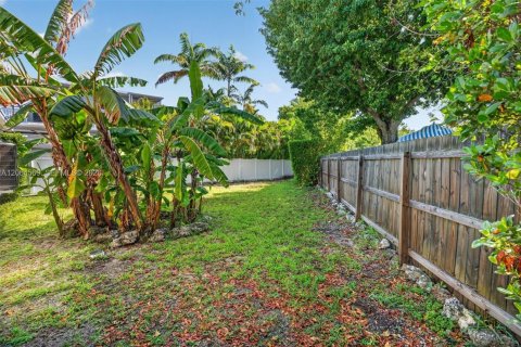 House in Key Largo, Florida 2 bedrooms, 82.22 sq.m. № 2076460 - photo 15