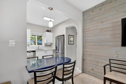 House in Key Largo, Florida 2 bedrooms, 82.22 sq.m. № 2076460 - photo 22
