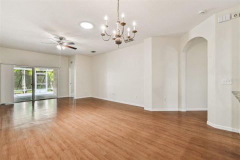 House in Wesley Chapel, Florida 2 bedrooms, 159.98 sq.m. № 1679146 - photo 6