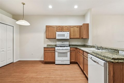 House in Wesley Chapel, Florida 2 bedrooms, 159.98 sq.m. № 1679146 - photo 12