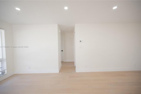 House in Pompano Beach, Florida 3 bedrooms № 1699084 - photo 15