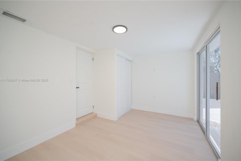 House in Pompano Beach, Florida 3 bedrooms № 1699084 - photo 16