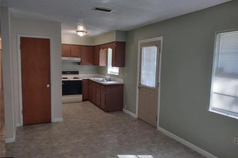 House in Lake Mary, Florida 3 bedrooms, 122.63 sq.m. № 1719102 - photo 17