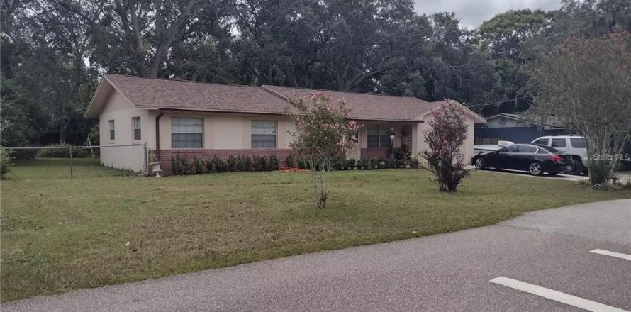 House in Lake Mary, Florida 3 bedrooms, 122.63 sq.m. № 1719102