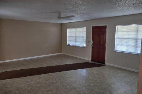 House in Lake Mary, Florida 3 bedrooms, 122.63 sq.m. № 1719102 - photo 11