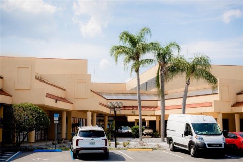 Immobilier commercial à louer à Sanford, Floride: 9424.56 m2 № 1900418 - photo 2