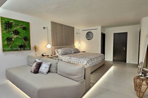 Condo in Miami Beach, Florida, 2 bedrooms № 2046113 - photo 26