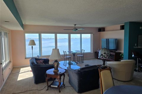 Condominio en venta en Gulfport, Florida, 3 dormitorios, 157.93 m2 № 2303169 - foto 5
