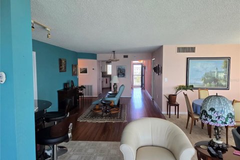 Condominio en venta en Gulfport, Florida, 3 dormitorios, 157.93 m2 № 2303169 - foto 15