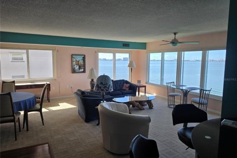 Condominio en venta en Gulfport, Florida, 3 dormitorios, 157.93 m2 № 2303169 - foto 18