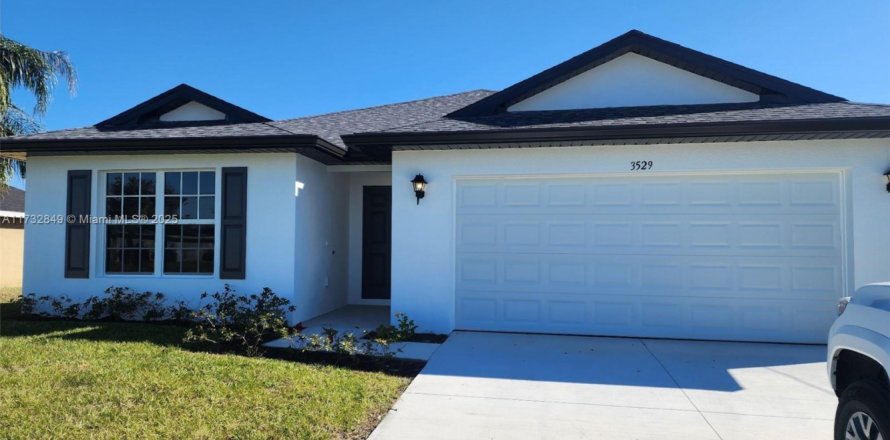Villa ou maison à Cape Coral, Floride 3 chambres № 1861176