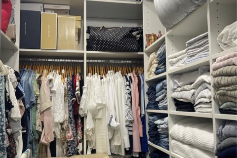 Villa ou maison à vendre à Miami, Floride: 4 chambres, 173.91 m2 № 2011325 - photo 18